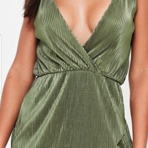 Missguided Satin pleated Wrap Dress Khaki sz. 8